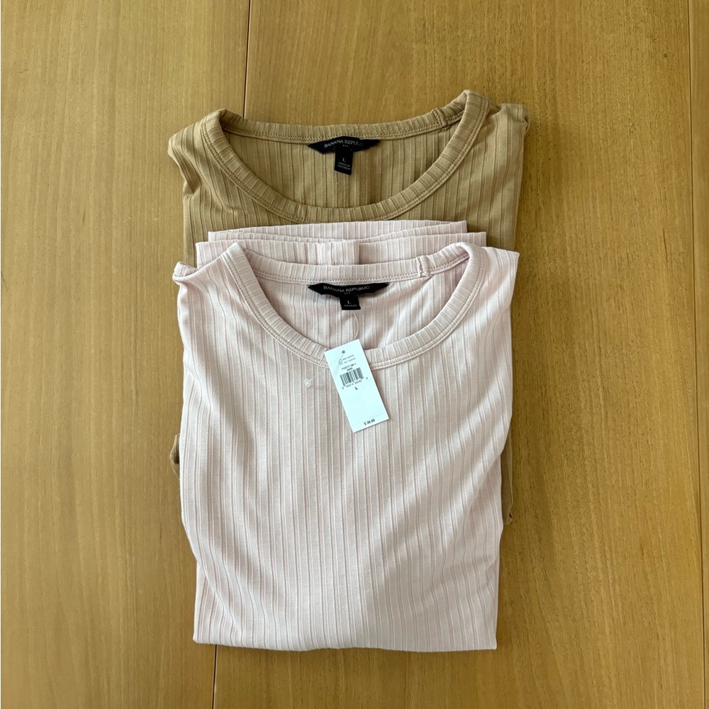 Banana Republic Camel Ribbed Tee, L